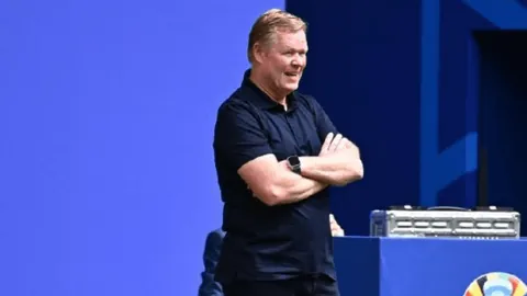 “掘金雄鹿巅峰对决，NBA每日焦点战一触即发！”